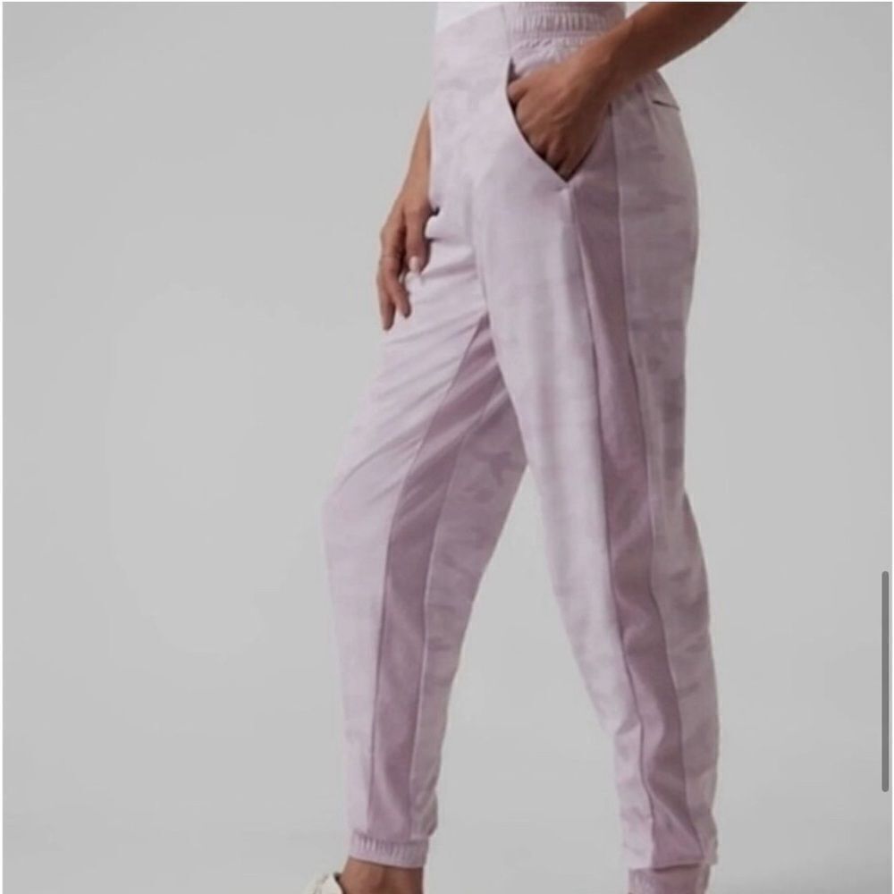 Athleta Brooklyn Lined Camo Jogger Lux Shasta Pink Purple- Size 6